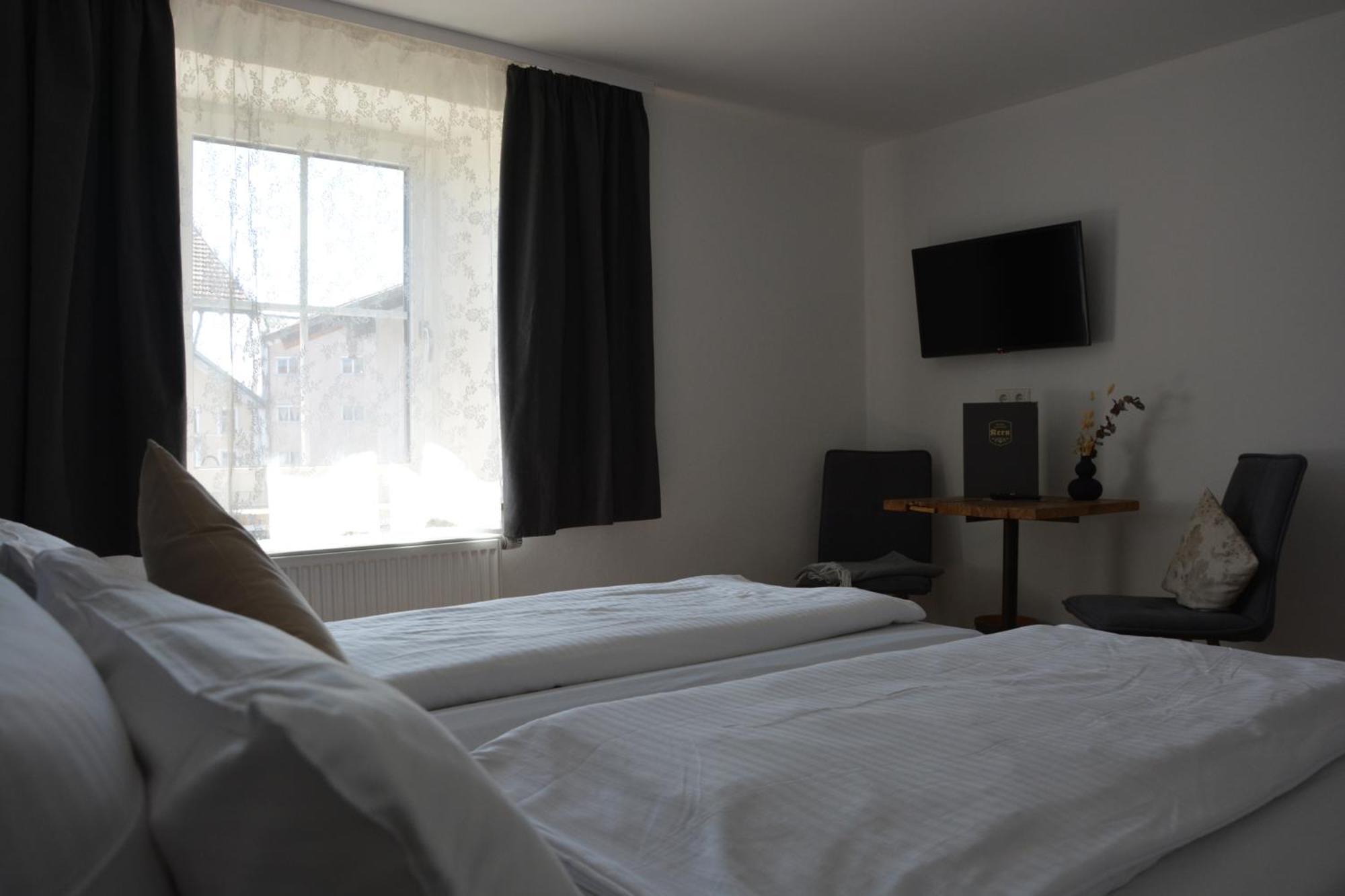 Hotel Garni Kern Halfing Экстерьер фото